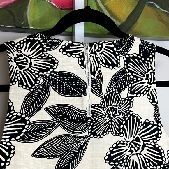 J. Crew Notched Shell Polynesian Floral Embellished Beaded Top Size 4 - Picture 6 of 16